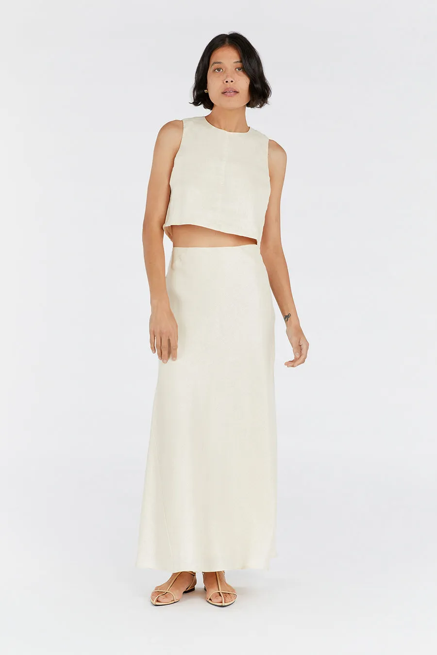 MONICA BUTTERMILK SCOOP LINEN CROP TOP