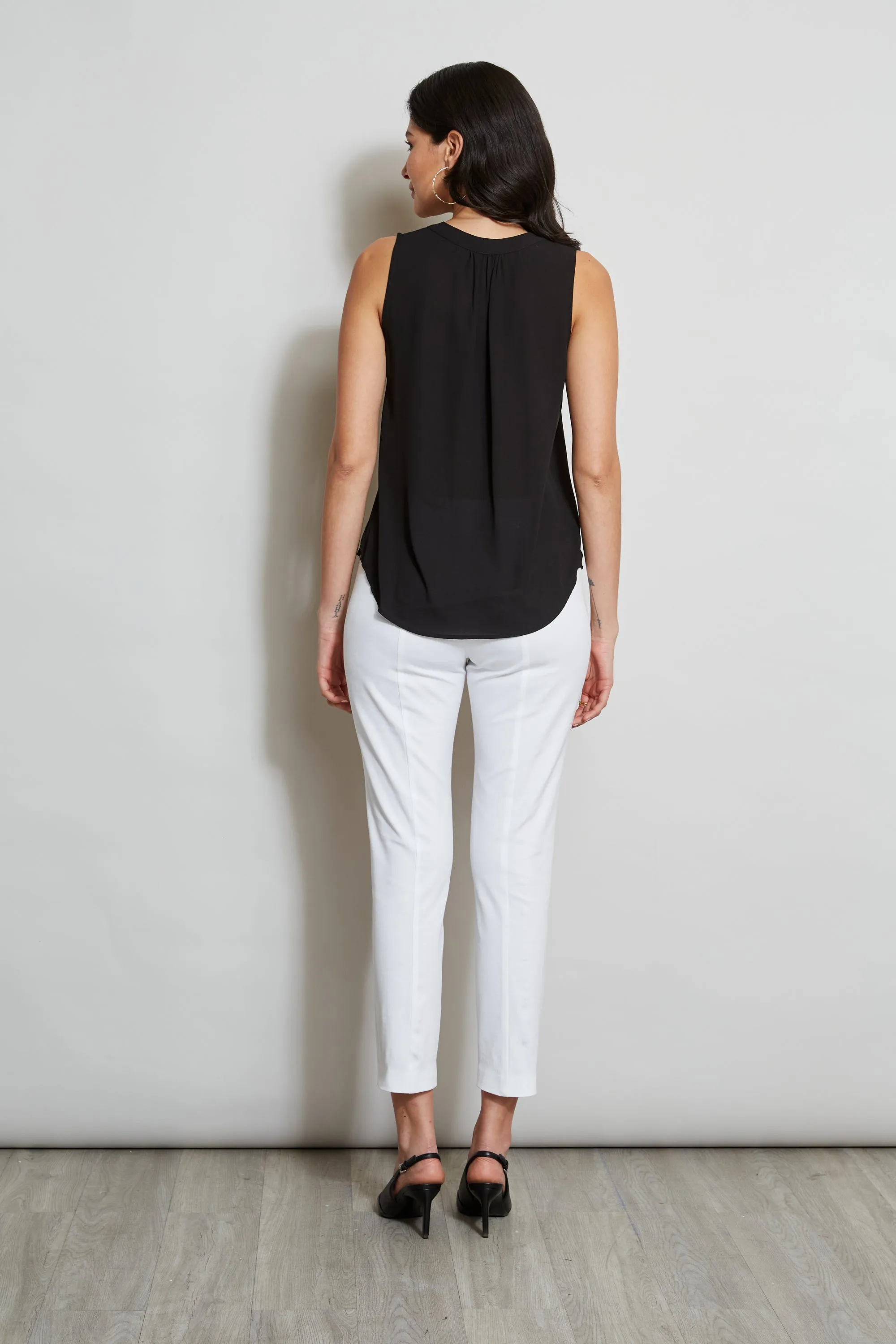 T-Tahari Sleeveless Split Neck Shirt